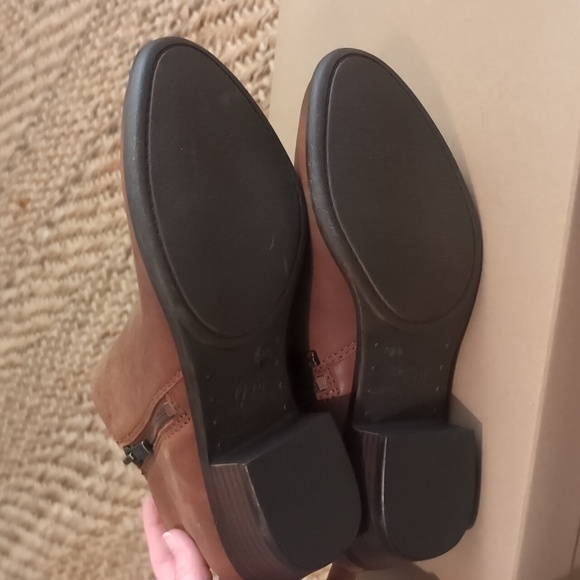 Lucky Brand Basel Ankle Bootie in a toffee color. Size 7.5 - Picture 7 of 9